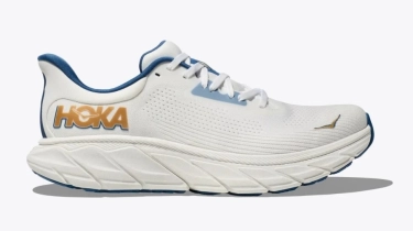 4 Rekomendasi Sepatu Lari untuk Kaki Datar, Lari Nyaman Tanpa Rasa Sakit