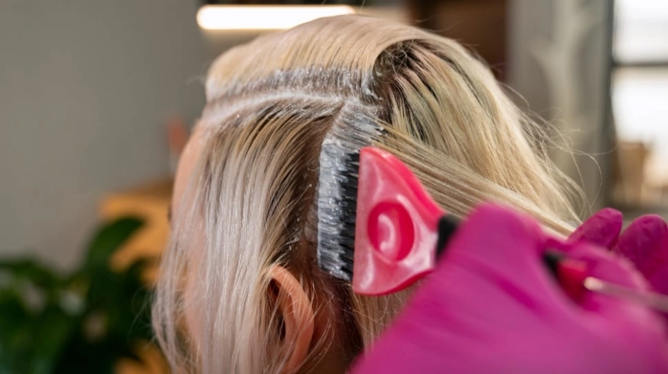 5 Cat Rambut Uban yang Halal dan Wudhu Friendly, Lebih Alami dan Aman Buat Salat