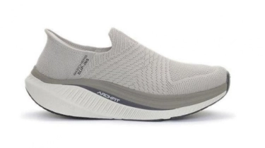 7 Sepatu Skechers Wanita Tanpa Tali, Simple Cocok untuk Usia 45 Tahun ke Atas