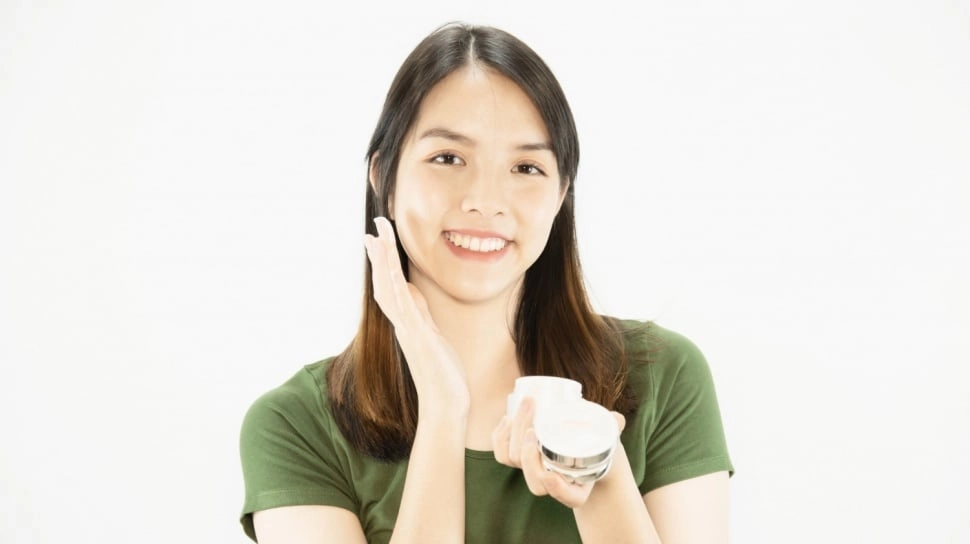 Jika Sudah Memakai Moisturizer, Apa Harus Pakai Day Cream?