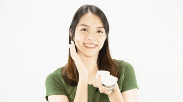 Jika Sudah Memakai Moisturizer, Apa Harus Pakai Day Cream?