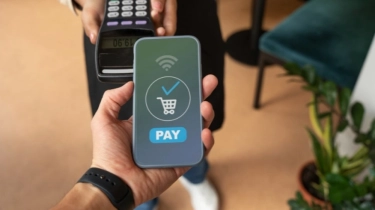 Praktik Gesek Tunai di Paylater Ternyata Ilegal, Apa Itu Metodenya?