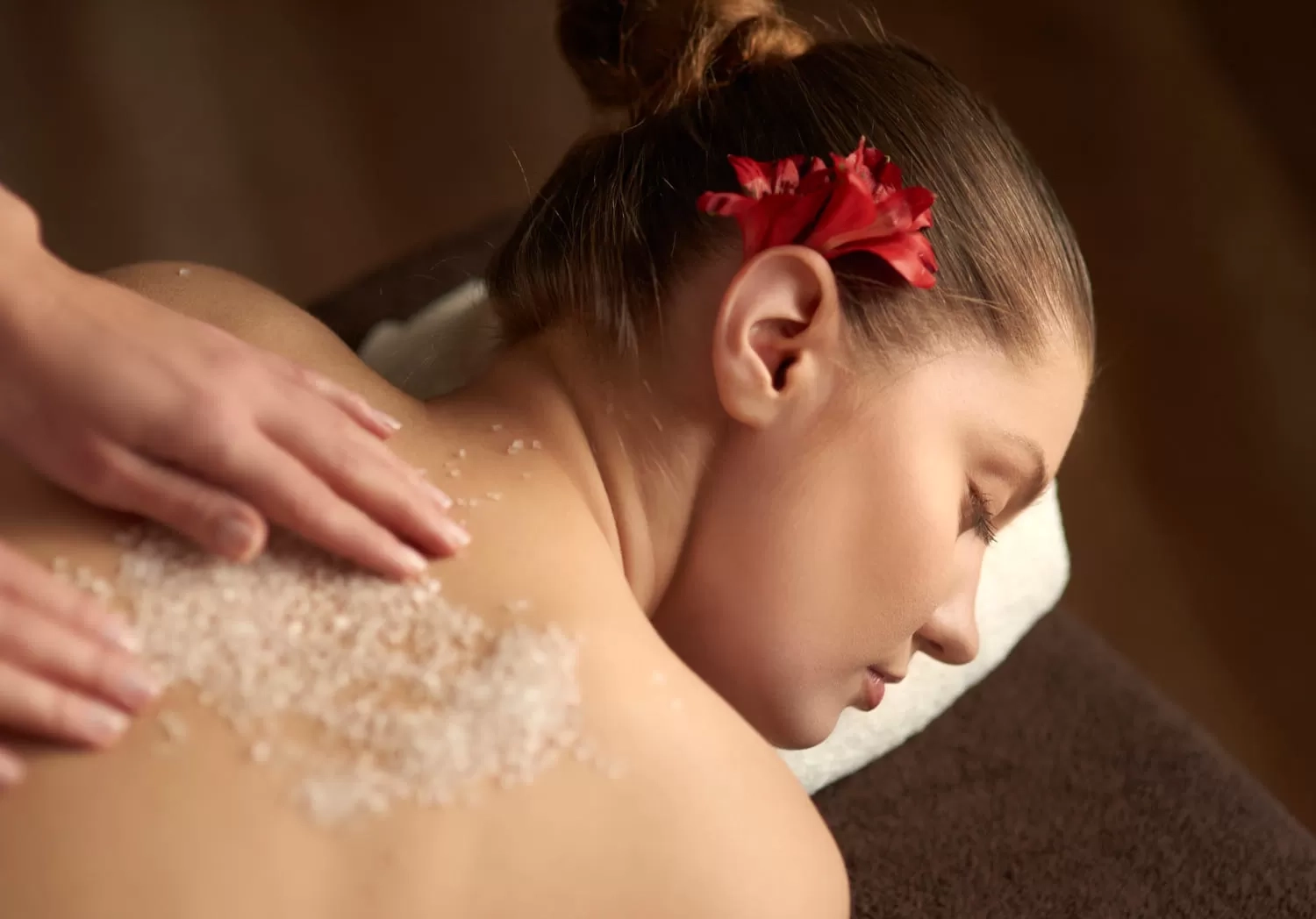 5 Scrub Alami untuk Mengatasi Jerawat di Badan, Dijamin Mudah dan Murah