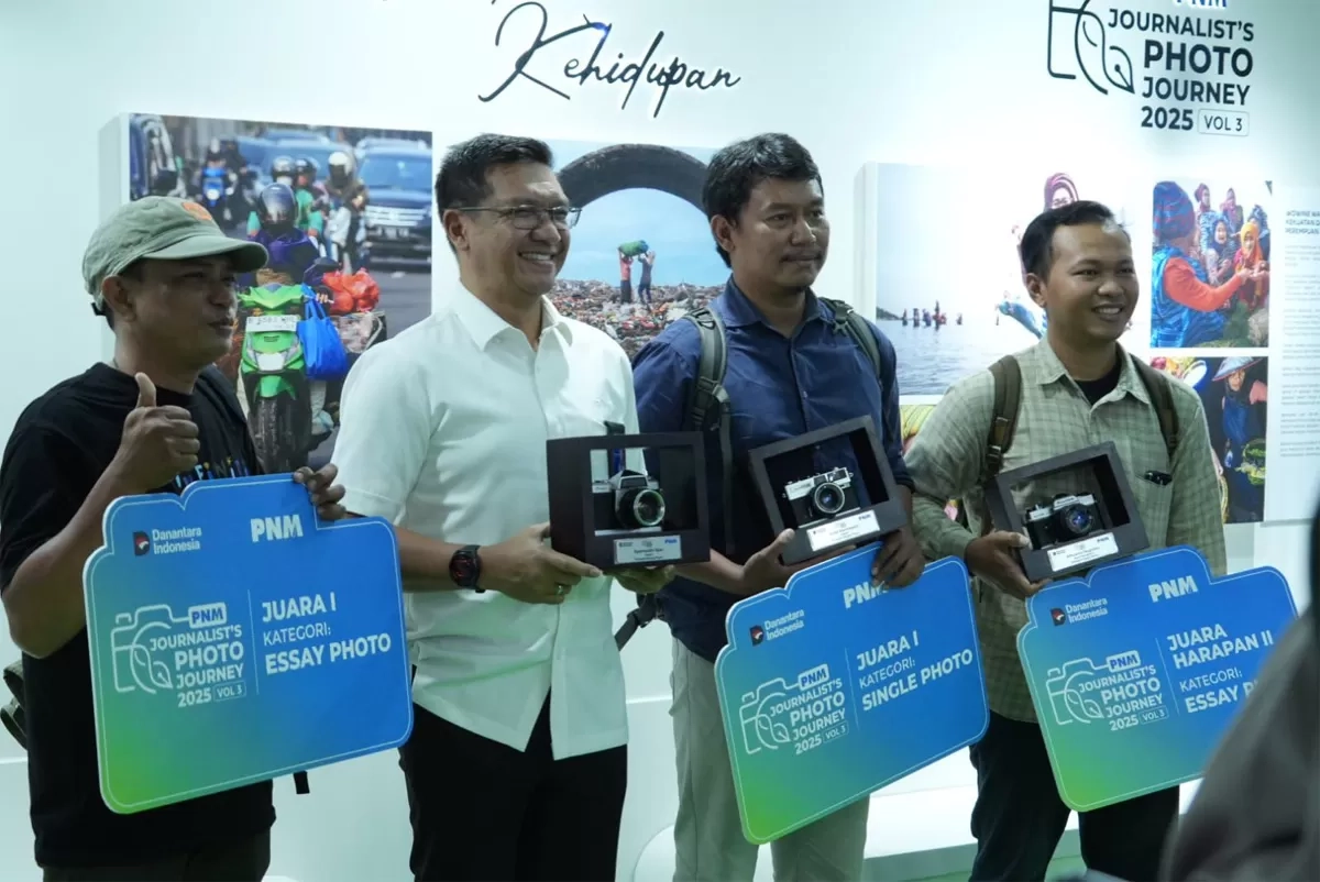 Perempuan Lentera Kehidupan Hadirkan dalam 12 Potret Terbaik dari Ratusan Jurnalis Nasional di MRT Bundaran HI