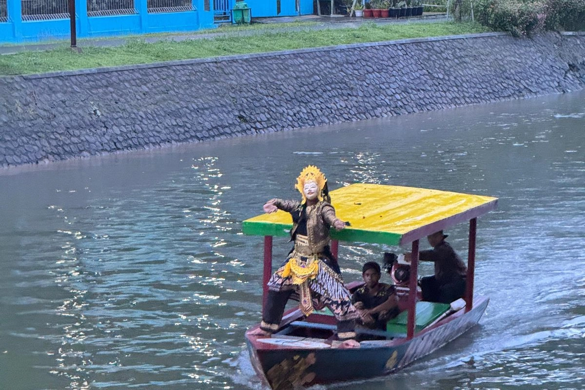 Asyiknya Naik Perahu Ala Korea di Dermaga Stasiun Tuntang