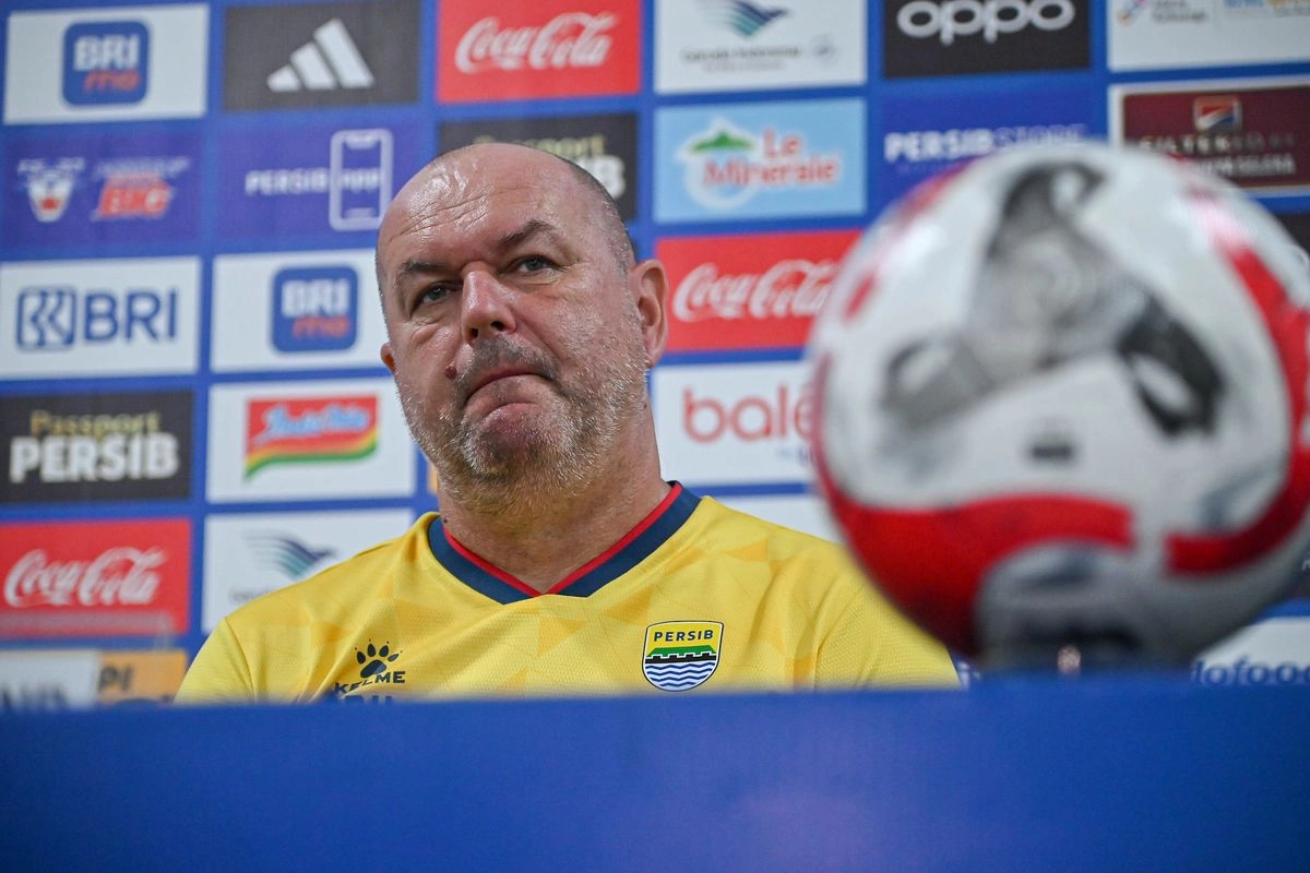 Bojan Hodak Enggan Terpaku Status Persib sebagai Juara Paruh Musim
