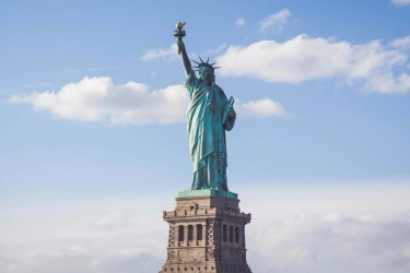 Trump Tangguhkan Proses Visa Imigran dari 75 Negara, Tetangga Indonesia Kena