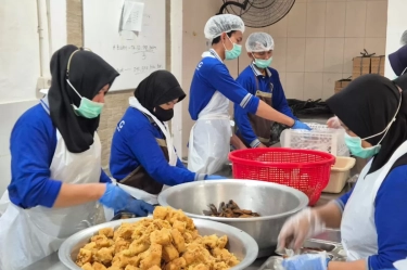 Kritisi Ketimpangan Guru Honorer dengan Petugas SPPG yang Diwacanakan jadi PPPK, Adian: Agak Laen!