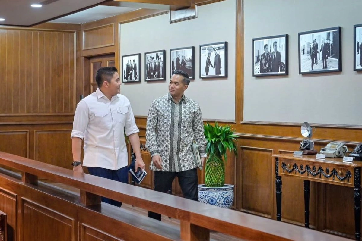 Seskab Teddy Bertemu Ketua Kadin, Bahas MBG hingga Pembangunan Rumah MBR