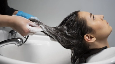 4 Sampo Mengandung Ginseng untuk Mengembalikan Warna Hitam Rambut, Mulai Rp18 Ribuan