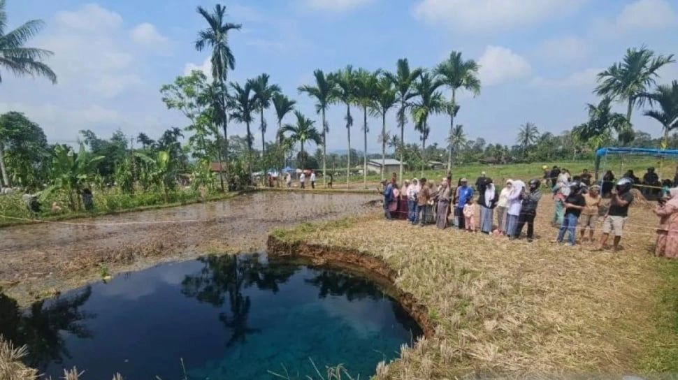 Dianggap Air Ajaib, BRIN Bongkar Fakta Mengerikan Air Sinkhole: Penuh Bakteri dan Logam Berat