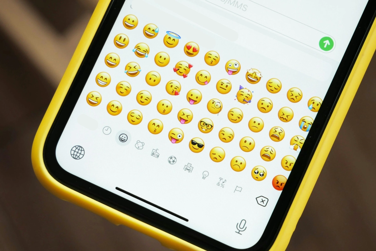 50 Emoji WhatsApp yang Sering Dipakai dan Artinya