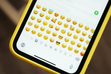 50 Emoji WhatsApp yang Sering Dipakai dan Artinya