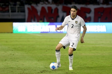 Kevin Diks Ungkap Alasan Rajin Bagi-bagi Hadiah untuk Suporter Timnas Indonesia