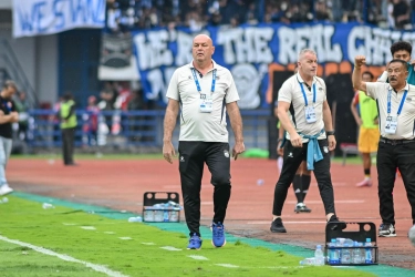 Pelatih Persib Bicara Peta Persaingan Papan Atas Super League