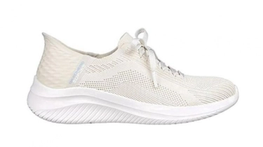 9 Sepatu Skechers Slip-On Terbaik untuk Lansia: Anti Ribet dan Jaga Kesehatan Kaki