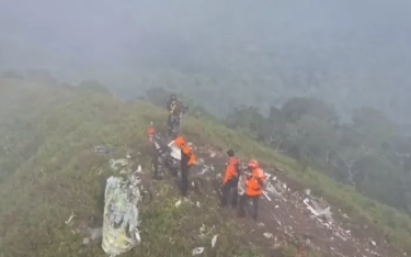 Usai Hilang Kontak, Serpihan Pesawat ATR 42-500 Ditemukan di Puncak Gunung Bulusaraung