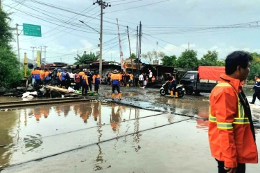Cerita Dirut KAI Setop 82 Perjalanan KA: Rel Sudah Ditinggikan tapi Banjir Tak Terbendung...