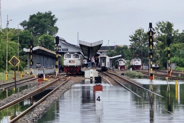 Hari Ini KAI Batalkan 38 Perjalanan Kereta Imbas Banjir, Ini Daftarnya