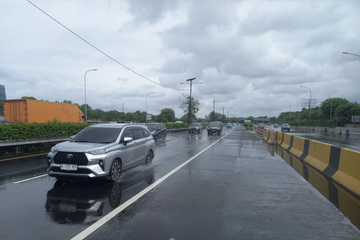 Ruas Tol Sedyatmo Kembali Terendam Banjir, Jasa Marga Kerahkan 7 Pompa Air