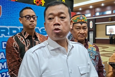 Nusron Wahid Ungkap Ratusan Ribu Hektar Tak Lagi Jadi Hutan Sumatera