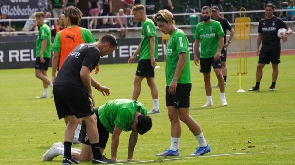 Detik-detik Kevin Diks Alami Benturan di Kepala, Bikin Seisi Stadion Mendadak Hening