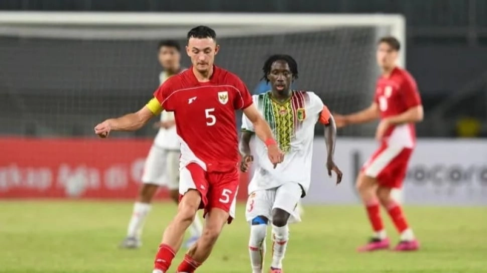 Orang Dalam Persija Buka Suara Kabar Ivar Jenner Selangkah Lagi Bergabung