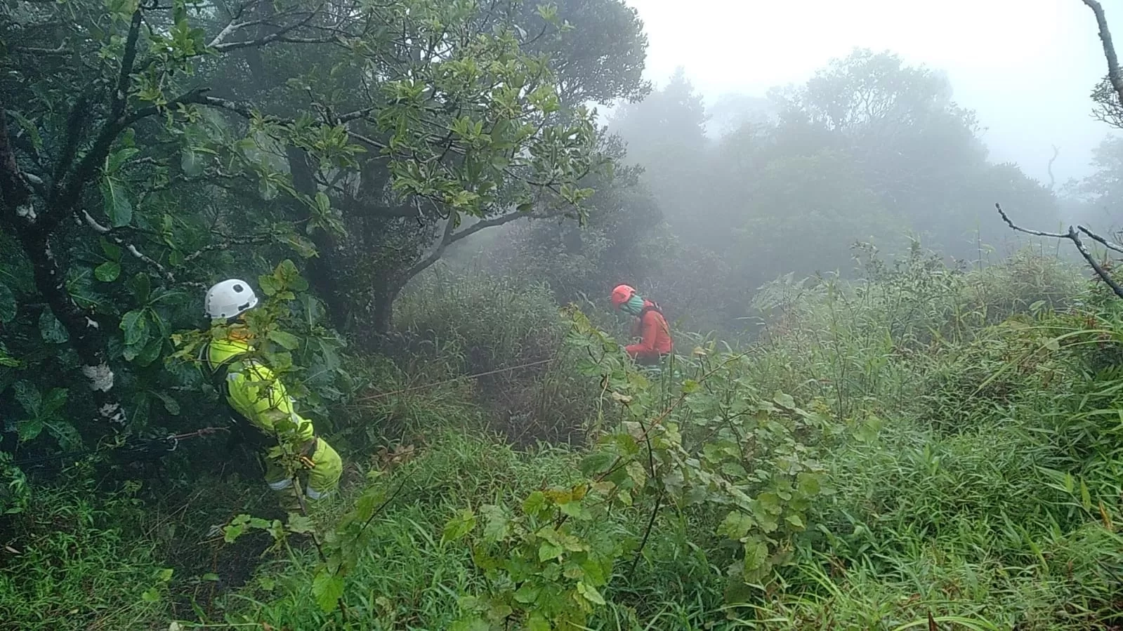 Cerita Rusmadi Lalui 30 Jam Terpanjang dalam Hidup, Evakuasi Jenazah Pertama Korban Kecelakaan Pesawat ATR 42-500