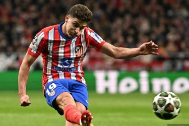 Barcelona Bersaing dengan Chelsea dan Liverpool untuk Gaet Julian Alvarez