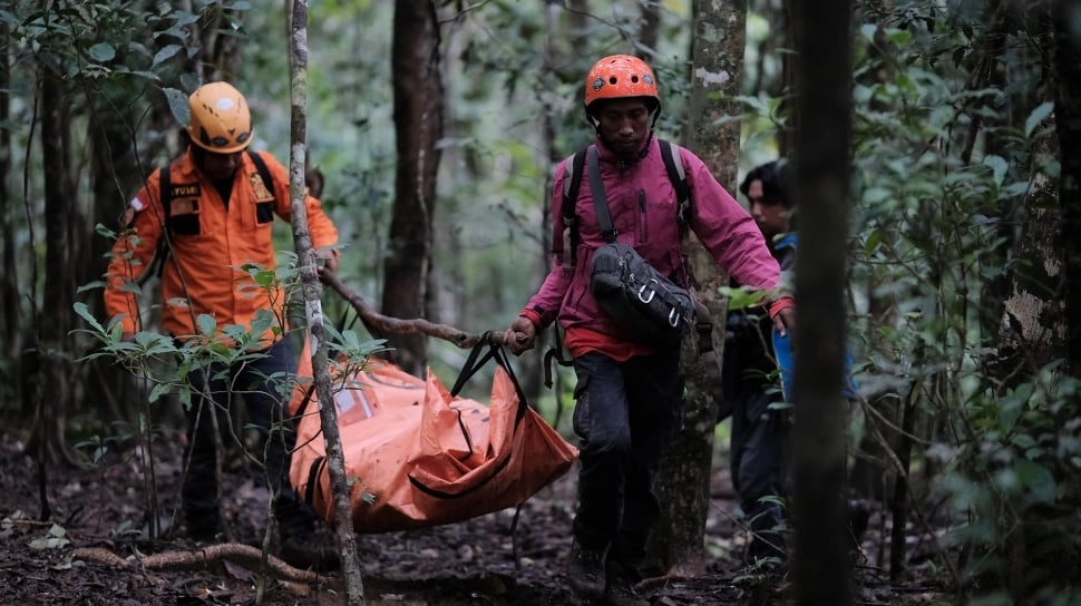 Serpihan Pesawat Jatuh di Gunung Bulusaraung Ditemukan! Ini Perkembangan Terbaru dari Kemenhub