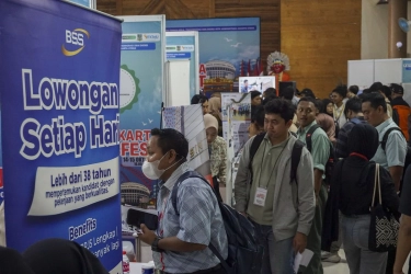 Satu Juta Sarjana RI Nganggur 1 Juta Orang, DPR Harap Magang Ditambah