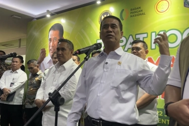 Amran Ancam Cabut Izin Perusahaan Penggemukan Pemicu Daging Sapi Mahal