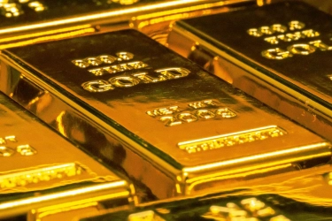 Harga Emas dan Perak Turun dari Rekor, Sentimen Geopolitik Mereda