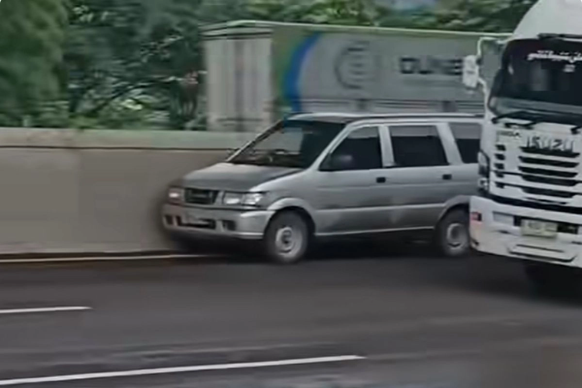 Hilangnya Nyawa Pengemudi di Tol Japek, Mobil Melaju Sendiri dan Tersangkut Traffic Cone
