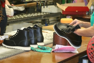 Industri Alas Kaki RI Diklaim Tahan Banting di Tengah Gejolak Global, Ekspor Tembus 7,28 Miliar Dollar AS