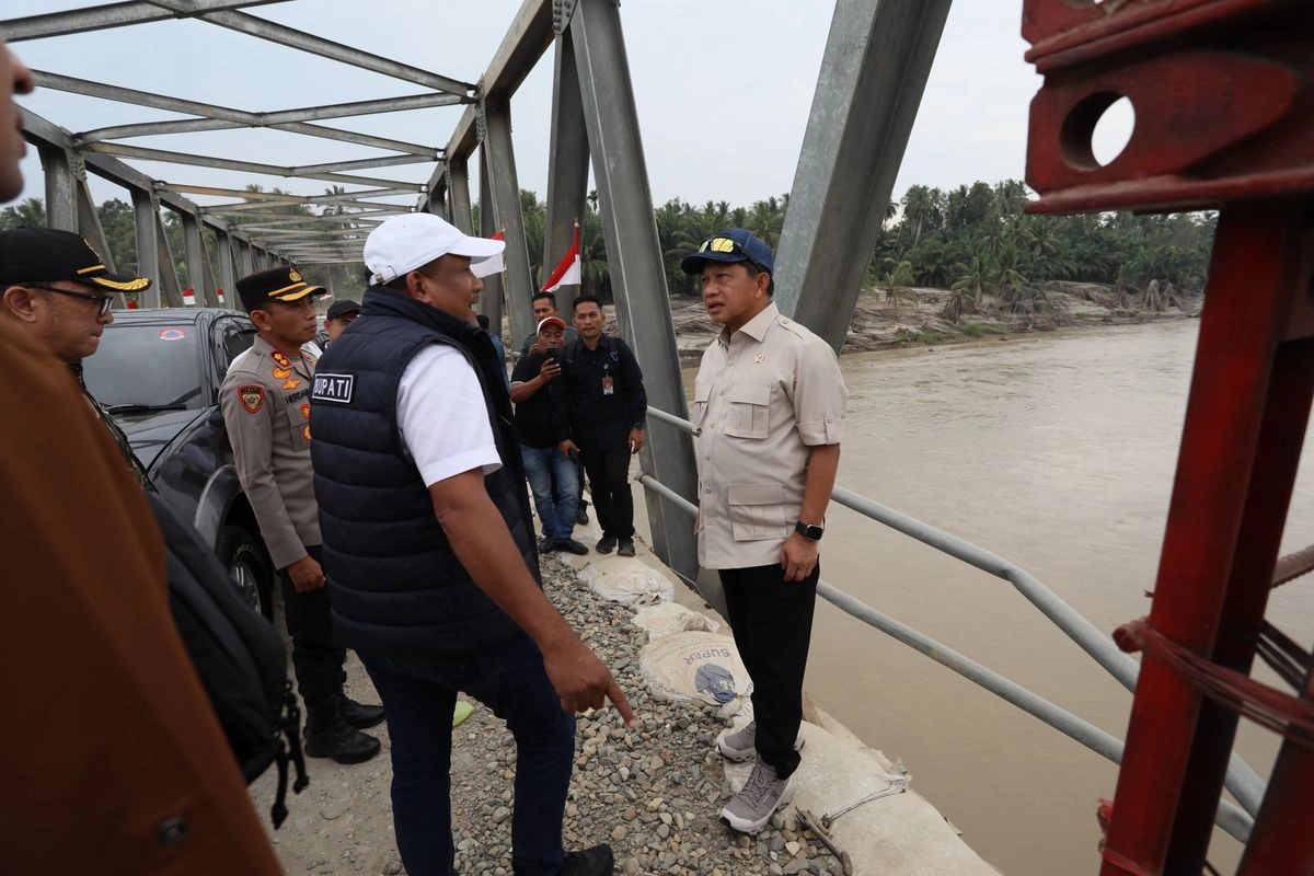 Mendagri Tinjau Infrastruktur Jembatan Terdampak Bencana di Bireuen