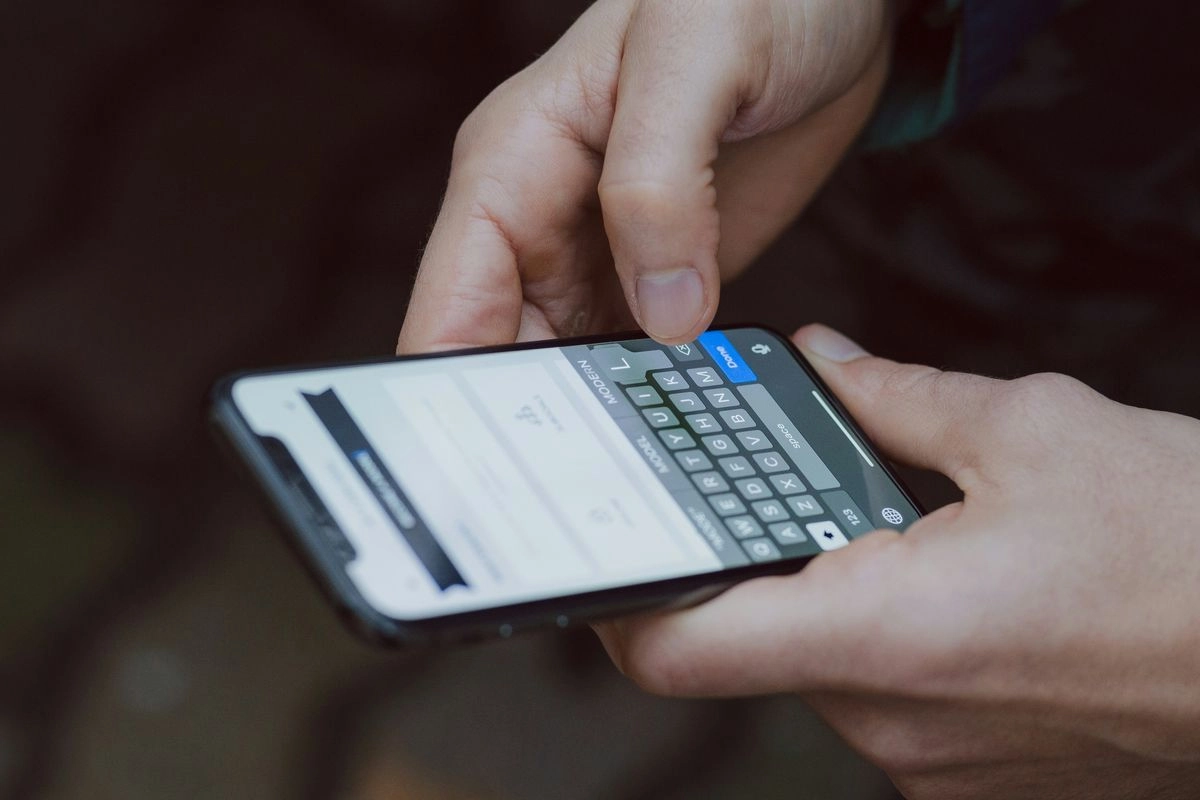 Penasaran Nomor Kita Disimpan dengan Nama Apa? Ini Cara Ceknya