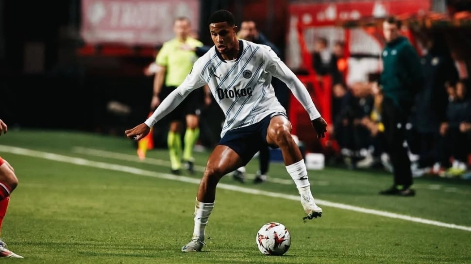 Diminta Keluarga Gabung Timnas Indonesia, Bek Fenerbahce Masih Intip Peluang Tembus Skuad Belanda