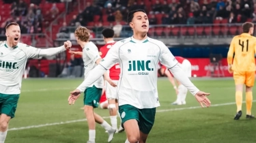Rapor Miliano Jonathans Pahlawan Excelsior: Supersub Main 12 Menit Cetak Gol Debut