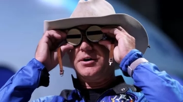 Blue Origin Milik Jeff Bezos Masuk Bisnis Internet Satelit Global, Membuka Babak Baru Persaingan dengan SpaceX dan Amazon