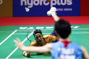 Menangi Laga Sarat Dinamika, Alwi Farhan Melangkah ke Semifinal Indonesia Masters 2026
