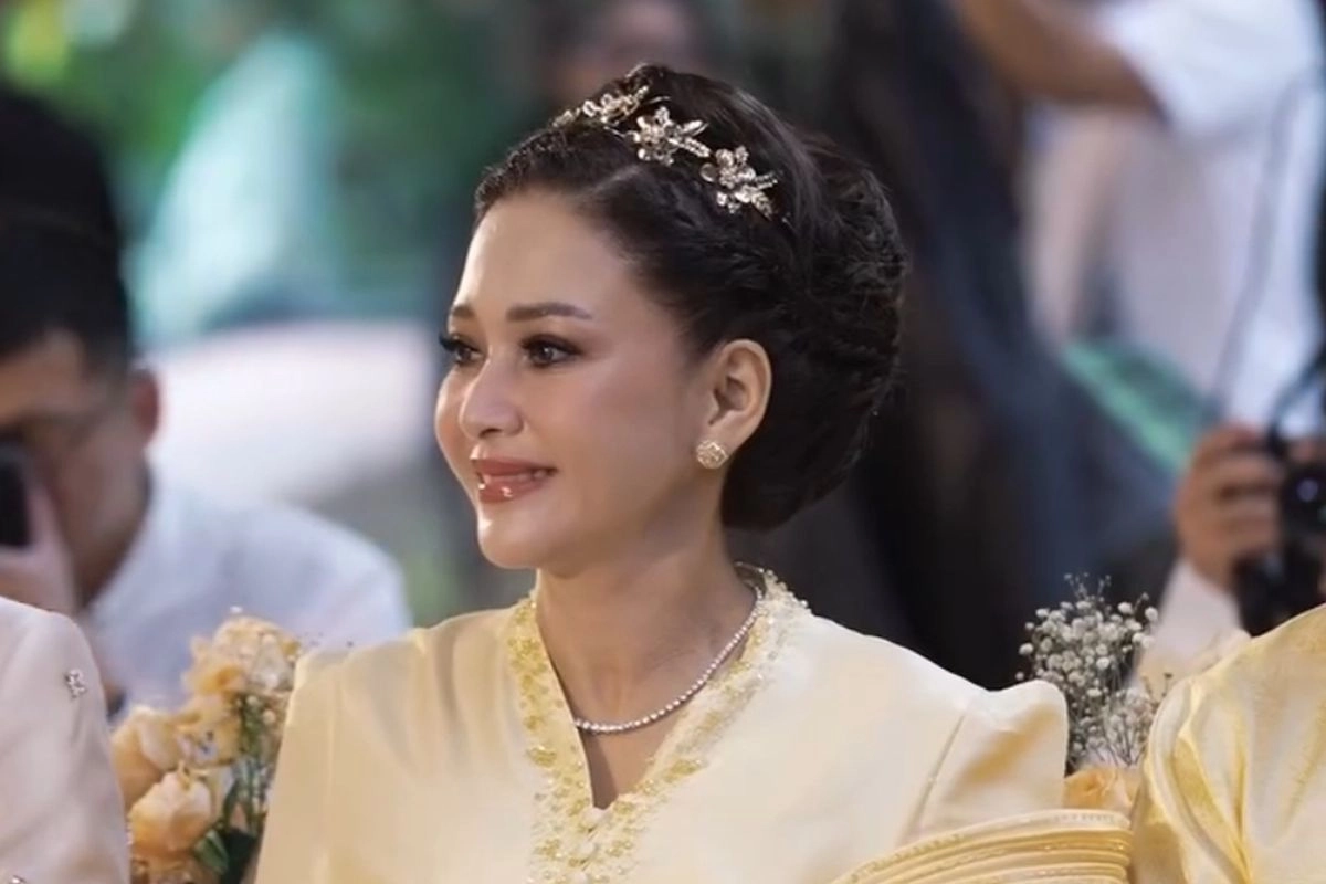 9 Gaya Maia Estianty Saat Lamaran El Rumi–Syifa Hadju, Anggun Bernuansa Butter Yellow