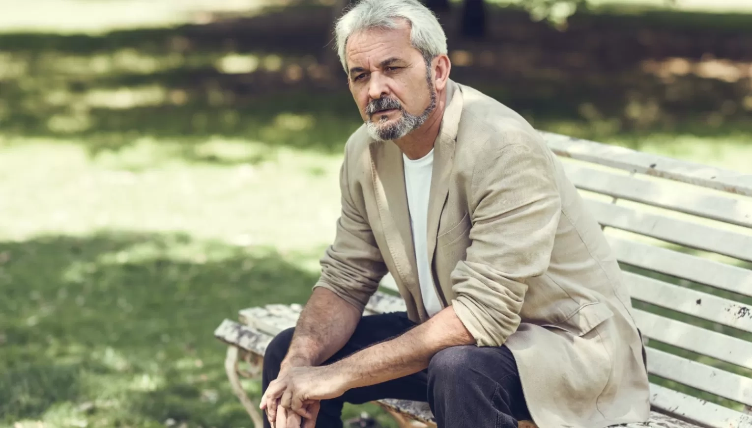 10 Pergulatan Sunyi Pria Usia 60-an yang Jarang Diakui, Namun Diam-Diam Sangat Menguras Emosi