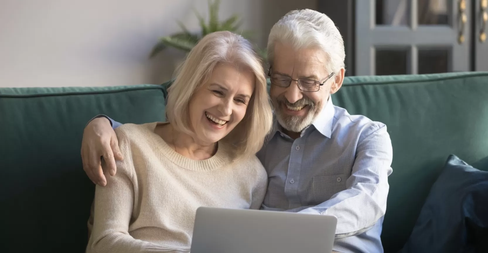Seni Menikmati Usia Senja dengan Bahagia: 10 Kebiasaan Orang yang Tetap Mencintai Hidup Setelah Usia 70 Tahun