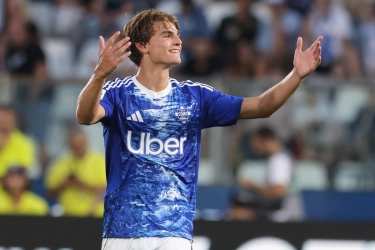 Cesc Fabregas Bela Nico Paz Usai Mampet Gol Saat Gulung Torino 6-0