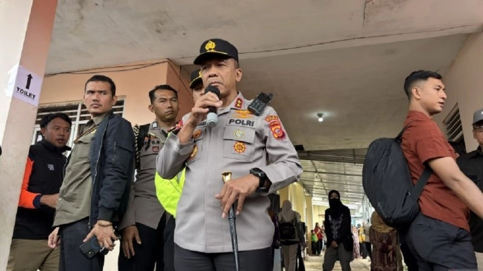 2 Polisi Gugur Terhimpit Truk Saat Bertugas Menuju Longsor Cisarua, Kapolri Beri Kenaikan Pangkat