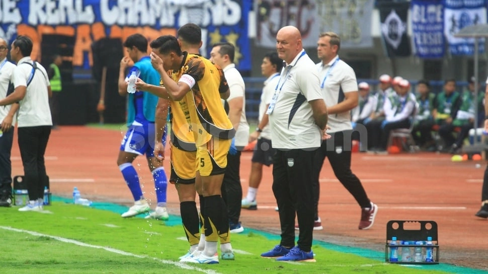 Bojan Ungkap Alasan Persib Tak Rekrut Banyak Pemain Baru, Layvin Kurzawa Batal Gabung?