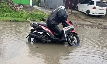 Motor Mogok Terendam Banjir? Jangan Panik, Ini Langkah Awal yang Bisa Anda Lakukan