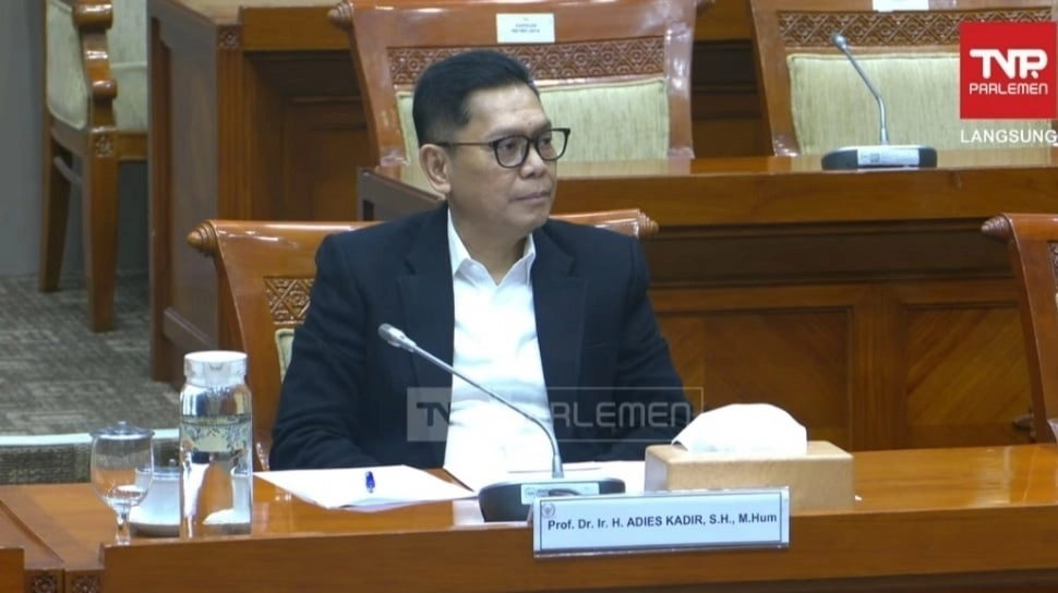 Gantikan Arief Hidayat, Komisi III DPR Setujui Adies Kadir Jadi Calon Hakim Konstitusi