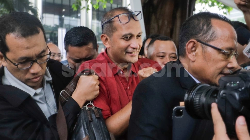 KUHP Bukan Kitab Suci, Wamen Hukum Siap Pasang Badan Jelaskan Pasal yang Digugat ke MK